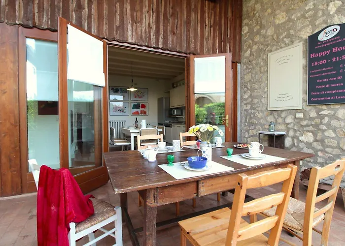 Calicantus, Verona, Pool, Wifi Lägenhet Colognola ai Colli