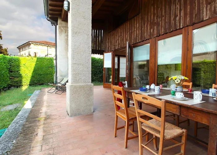 Calicantus, Verona, Pool, Wifi Lägenhet Colognola ai Colli